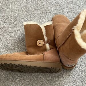 Ugg Short Boots
